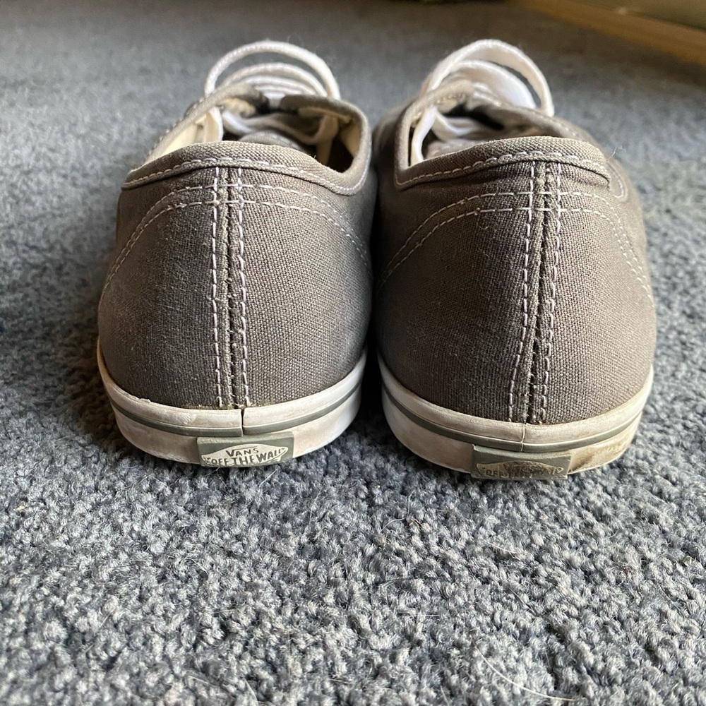 Vans - Picture 5 of 6